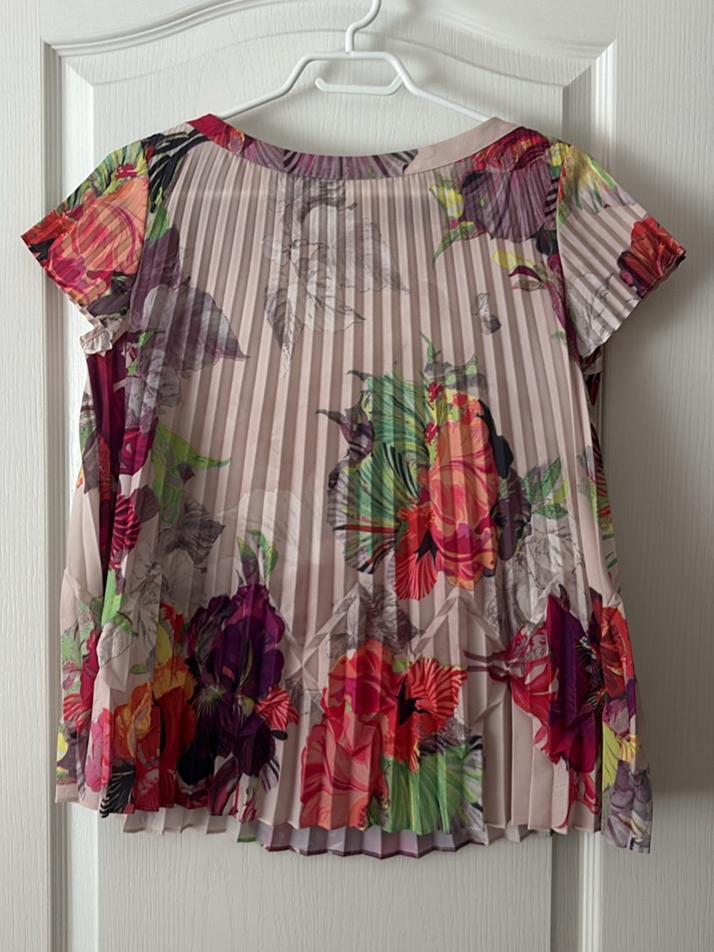 Ted Baker Shelbie Treasured Orchid Blush Pink Pleated Floral Short Sleeve Top